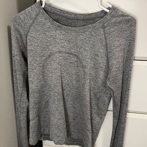 Lululemon Athletica Gray Long Sleeve Top